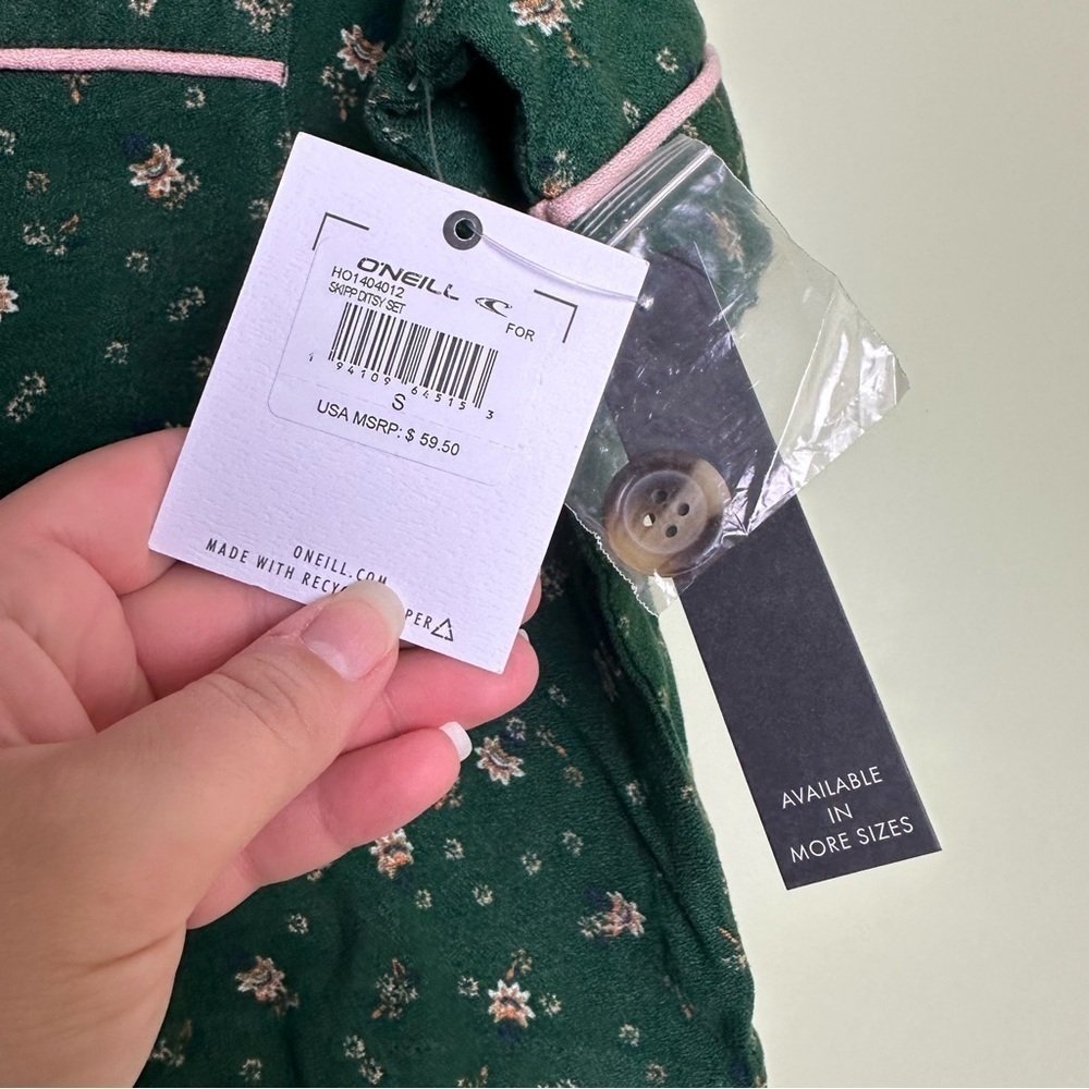O'Neill Green Pink Floral Button Down Sleep Shirt NWT Women's Size Small - Picture 7 of 9